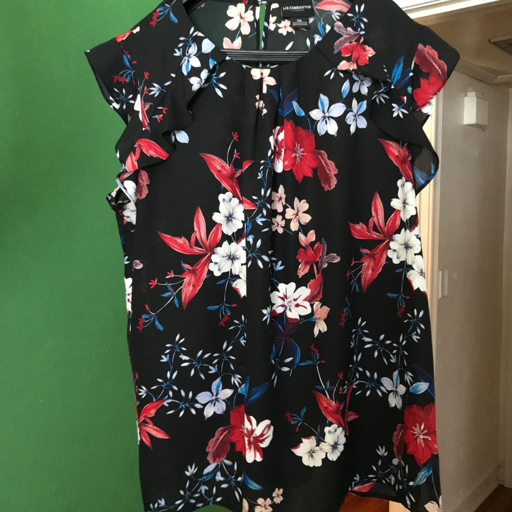 Gorgeous blouse for work or date night!